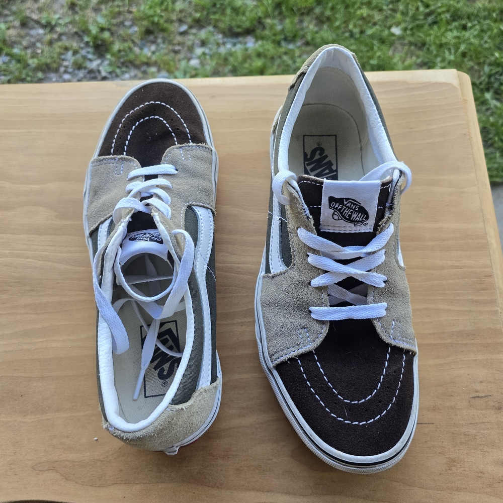 Vans Brown & Tan Sneakers – Street-Style Classic Size 7.5